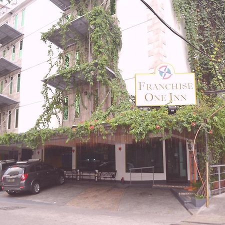 Franchise One Hotel Makati City Dış mekan fotoğraf