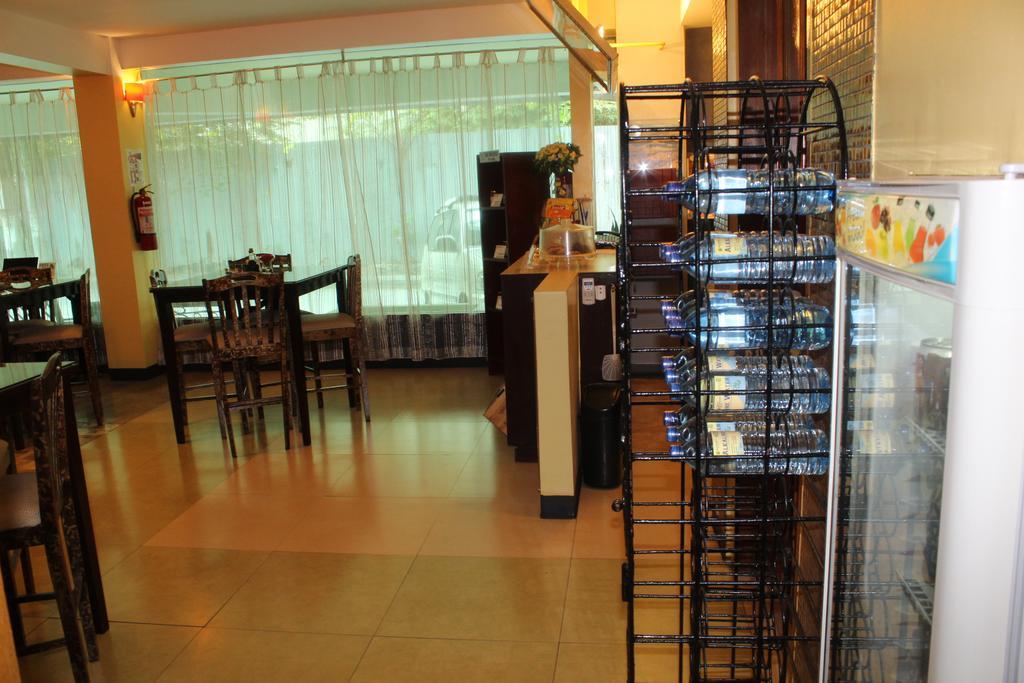 Franchise One Hotel Makati City Dış mekan fotoğraf